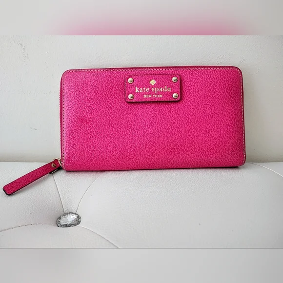 ~~Kate Spade♠️Wallet~~ - Picture 1 of 6